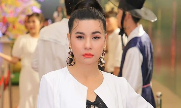 Cát Phượng: ‘Tôi sẽ trực tiếp gặp Sở Thông tin và Truyền thông để giải quyết’